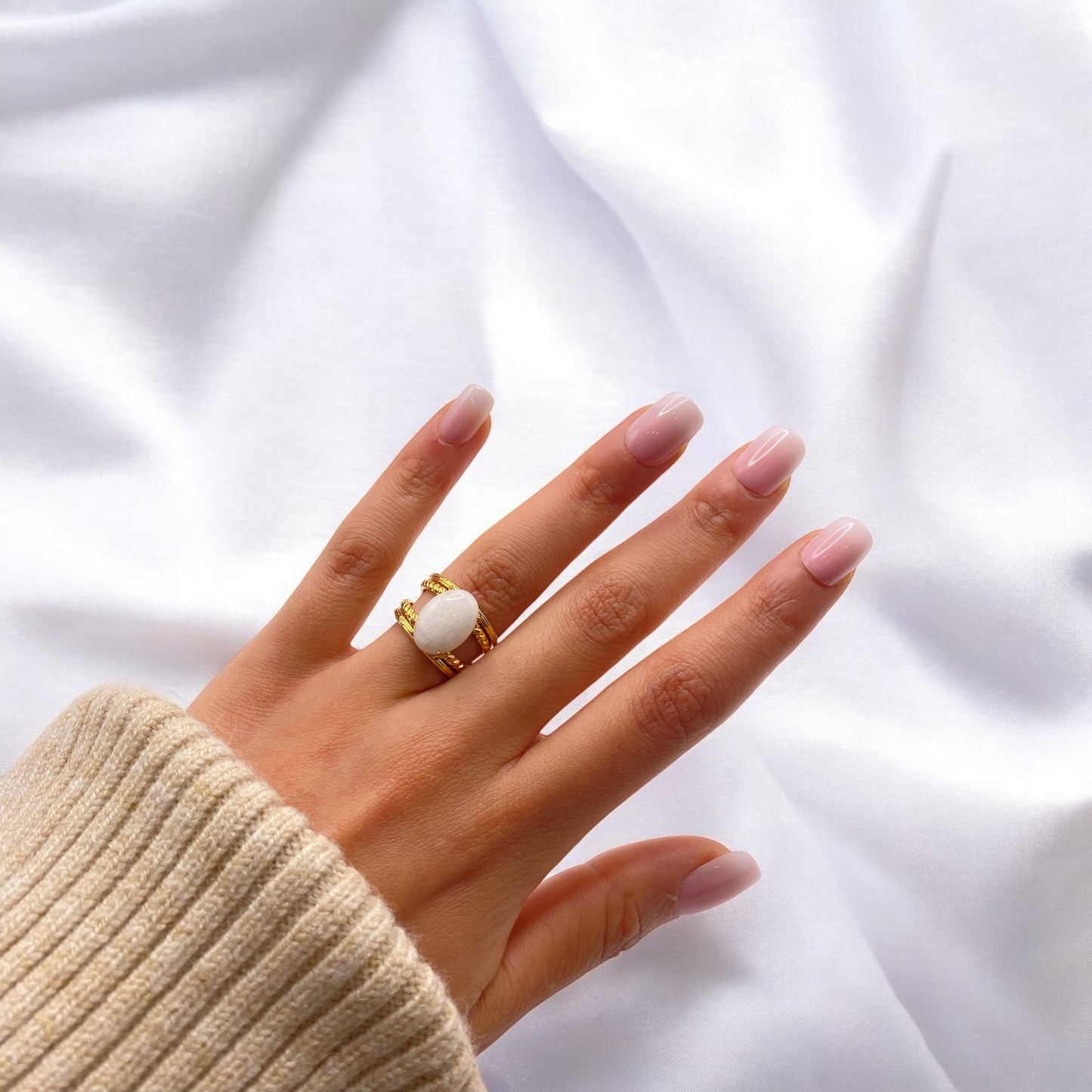Bague Pierre Blanche